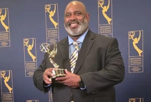 periodista-dominicano-omar-guzman-logra-su-primer-emmy-con-documental-sobre-al-horford