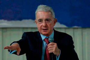 expresidente-colombiano-alvaro-uribe-denuncia-que-preparan-un-atentado-en-su-contra