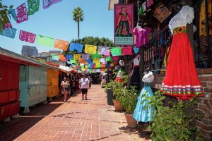 el-centro-de-los-angeles-intenta-recobrar-su-colorida-normalidad-despues-de-las-protestas