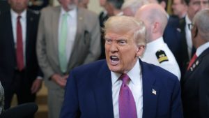 trump:-«todos-deben-evacuar-teheran-inmediatamente»