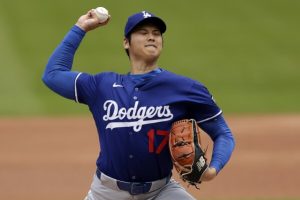 ohtani-subira-al-monticulo-el-dia-de-su-cumpleanos-frente-a-los-astros