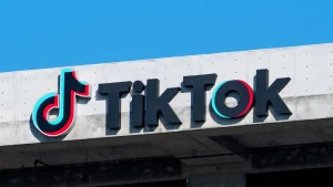 los-moderadores-de-tiktok-en-alemania-alertan-sobre-despidos-a-causa-de-la-ia