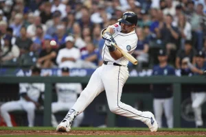 raleigh-pego-hr-39,-montas-gano,-marineros-frenan-a-milwaukee.-mets-remontan-ante-angelino