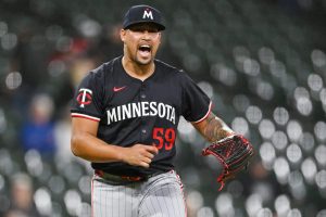 filis-fortalecen-su-bullpen-con-jhoan-duran-en-cambio-clave-antes-del-cierre-de-traspasos