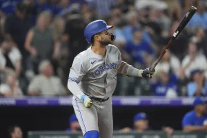 bichette-pega-2hr-y-6-ce,-azulejos-dan-25-hits-en-paliza-sobre-rockies.-todos-los-resultados