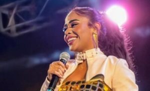 steffany-constanza:-carisma-y-voz-que-renuevan-el-merengue-para-la-generacion-z-