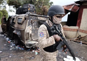 haiti-designa-a-un-nuevo-director-de-la-policia-con-el-reto-de-enfrentar-a-las-bandas-armadas