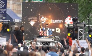 dj-joe-catador-se-presenta-con-exito-en-evento-celebrado-en-la-calle-dyckman-de-nyc