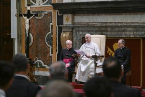 el-papa-leon-xiv-recibe-al-obispo-exiliado-carlos-enrique-herrera-en-el-vaticano