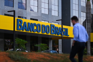 fiscalia-de-brasil-pide-investigar-publicaciones-bolsonaristas-que-incitan-a-corridas-bancarias