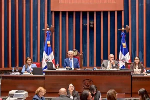 senado-realiza -conferencia-sobre-legislacion-y-etica-en-la-era-de-la-tecnologia