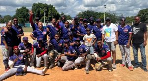 centro-hierro-rafa -a-la-final-grupo-3.-intensos-playoffs-softbol-interempresartial-en-santiago