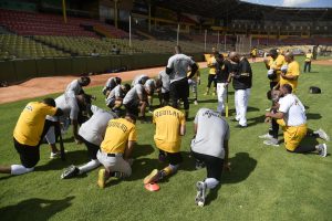 aguilas-cibaenas-inician-entrenamientos-con-15-jugadores-en-el-estadio-cibao