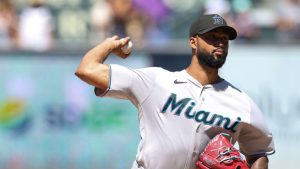 sandy-alcantara-llega-a-10-triunfos-y-marlins-se-acercan-en-la-lucha-por-el-comodin