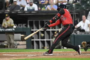 white-sox-4,-padres-3,-reds-7,-cubs-4;-athletics-4,-pirates-3.-y-bravos-10,-tigers-1