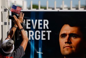 funeral-de-charlie-kirk-en-glendale-genera-tension-y-medidas-extremas-de-seguridad
