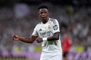 vinicius-brilla-con-doblete-y-el-real-madrid-retoma-el-liderato-de-laliga
