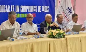 minerd-y-adp-logran-acuerdos-en-santiago-sobre-demandas-docentes-y-mejoras-escolares