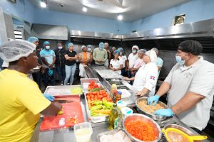 inabie-capacita-a-suplidores-y-cocineros-para-mejorar-calidad-de-los-menus-escolares