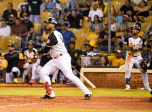 aguilas-cibaenas-superan-a-los-gigantes-con-jonrones-de-rodriguez-y-clase