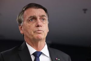 los-medicos-preven-el-alta-medica-de-jair-bolsonaro-para-el-jueves-tras-cuatro-operaciones