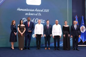 david-ortiz-es-galardonado-con-el-humanitarian-award-2025