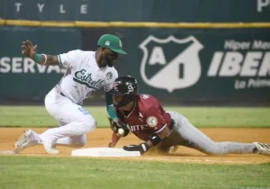 gigantes-extienden-su-dominio-a-cuatro-triunfos-al-superar-a-estrellas-8-7-en-10-entradas