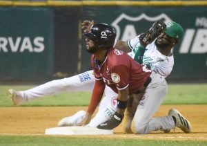 gigantes-remontan-y-vencen-8-7-a-las-estrellas-en-10-entradas