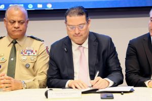 aduanas-firma-acuerdo-para-acelerar-despachos-y-fortalecer-la-vuce