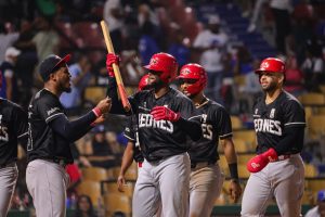 canario-conecta-dos-de-cuatro-hr-en-paliza-del-escogido-sobre-licey