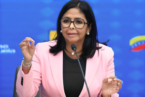 vicepresidenta-venezolana-tilda-de-“manchado-en-sangre”-nobel-otorgado-a-maria-corina