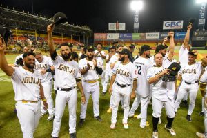 aguilas-cibaenas-blanquean-a-leones-y-clasifican-al-round-robin.