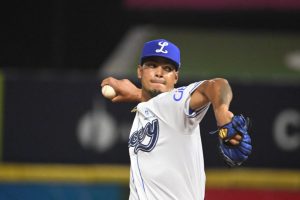 abreu-luce-imponente-en-blanqueada-del-licey-sobre-gigantes