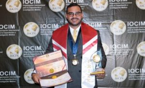 reconocen-al-doctor-julian-rodriguez-en-premiacion-de-salud-internacional-de-iocim
