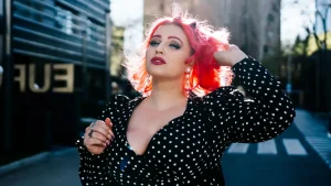 cantante-espanola-noa-sanchez-afirma-hay-estigmas-corporales-y-barreras-en-la-industria-musical