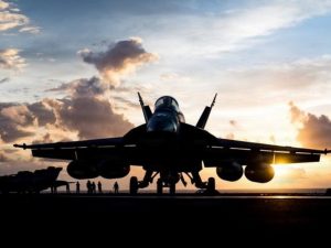 caracas-acusa-a-washington-de-presion-militar-tras-vuelo-de-cazas-en-el-caribe