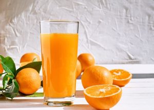 investigacion-destaca-efectos-del-jugo-de-naranja-en-la-salud-cardiovascular