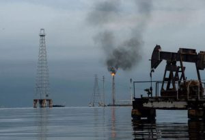 ¿va-trump-tras-el-petroleo-de-venezuela?-claves-del-conflicto-con-ee-uu.