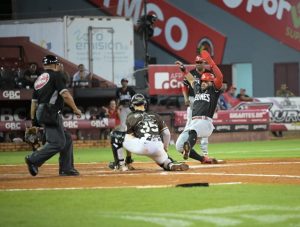 leones-vienen-de-atras-para-vencer-a-gigantes-y-afianzarse-en-cuarto