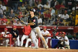 aguilas-ganan-primero,-pero-el-escogido-responde-y-divide-la-doble-cartelera-en-el-quisqueya