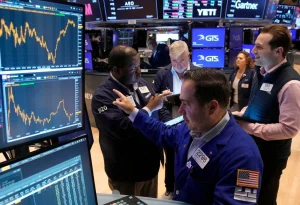 wall-street-termina-la-semana-en-verde-con-un-optimismo-renovado-en-la-ia