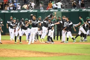 estrellas-dejan-a-los-gigantes-en-el-terreno-y-mantienen-su-tercer-lugar-en-lidom