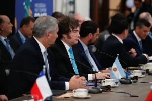 milei-pide-al-mercosur-respaldar-la-presion-de-ee-uu.-contra-el-gobierno-de-venezuela