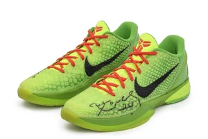 subastan-por-10-millones-de-dolares-las-zapatillas-de-kobe-bryant-en-juego-de-navidad-2010