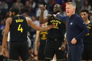 curry-y-butler-frenan-a-phoenix-en-otra-batalla