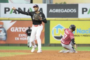 gigantes-explotan-con-13-carreras-y-suben-al-tercero;-escogido-queda-a-un-triunfo-del-round-robin