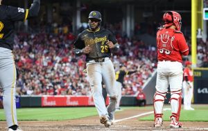 seibu-firma-al-dominicano-alexander-canario