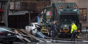 muere-una-mujer-en-nueva-york-tras-estrellarse-un-camion-de-la-basura-contra-un-andamio