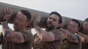 vicepresidente-de-ee-uu.-entrena-con-los-navy-seal-y-destaca-preparacion-militar