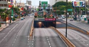 calles-vacias-y-transito-libre-marcan-la-manana-navidena-en-santo-domingo